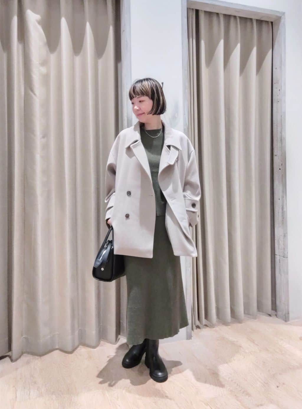 Discoatの【軽量&暖かい/着こなし自在】中空糸スタンドミドルコート