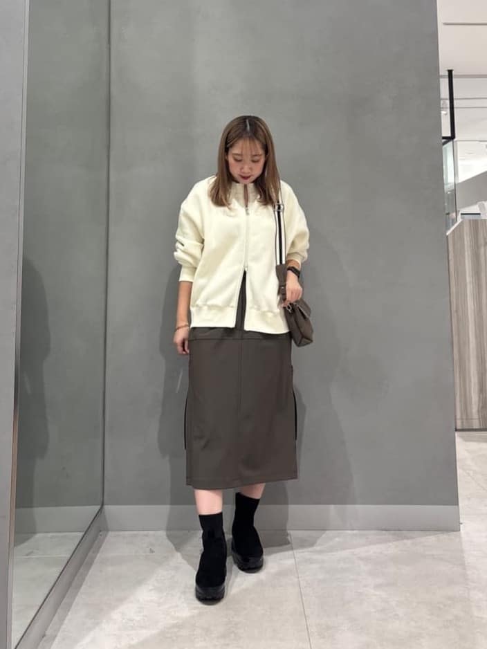 LASUDの【Boutique Ordinary】2Wayブラッシュドバックスウェットトップスを使ったコーディネートを紹介します。｜Rakuten Fashion(楽天ファッション／旧楽天ブランドアベニュー)6485400