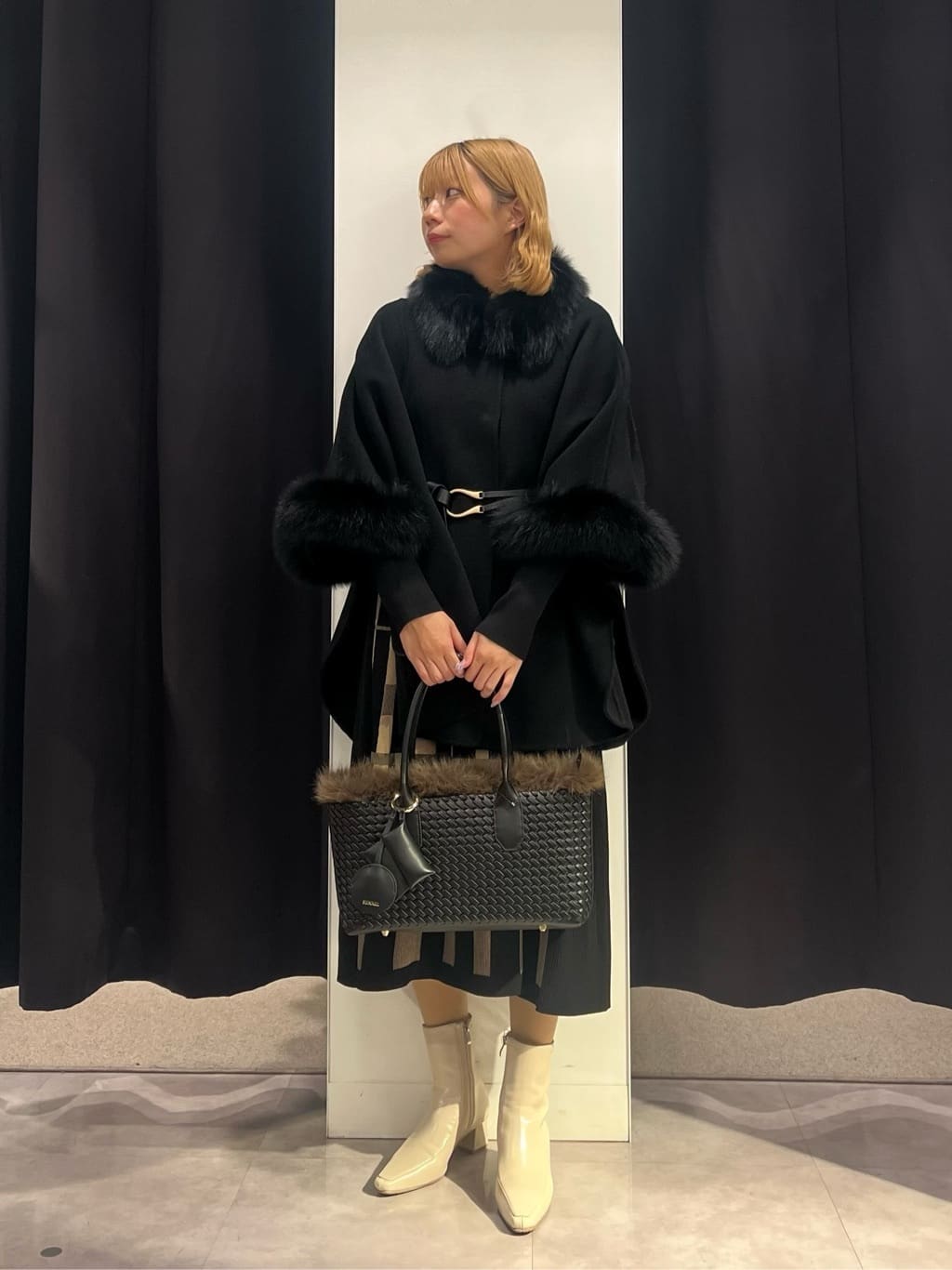 Vinのアートチェックバックリボンニットワンピを使ったコーディネートを紹介します。｜Rakuten Fashion(楽天ファッション／旧楽天ブランドアベニュー)6485572