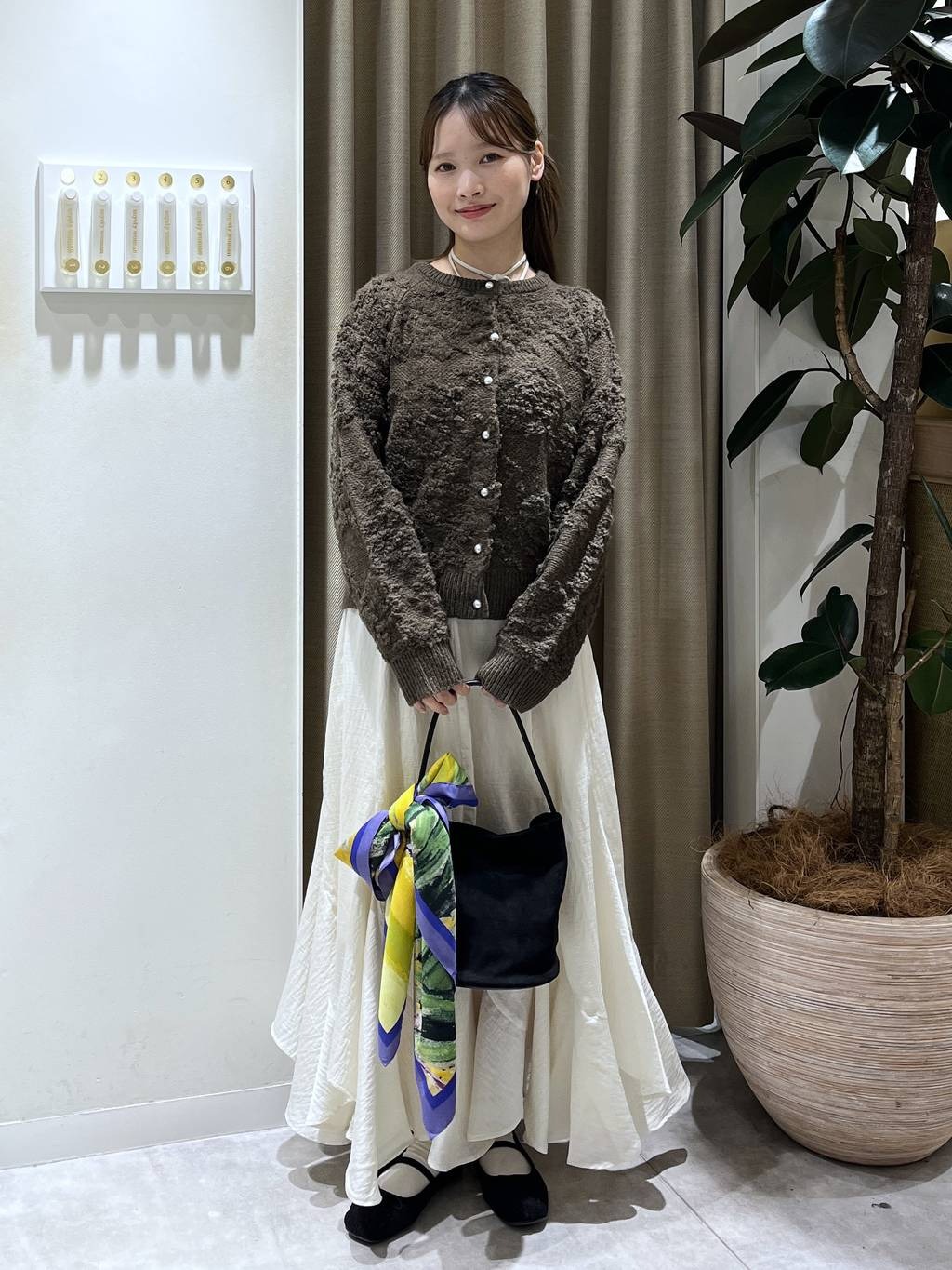 mysty womanのレースジャガードクルーネックカーディガンを使ったコーディネートを紹介します。｜Rakuten Fashion(楽天ファッション／旧楽天ブランドアベニュー)6485840