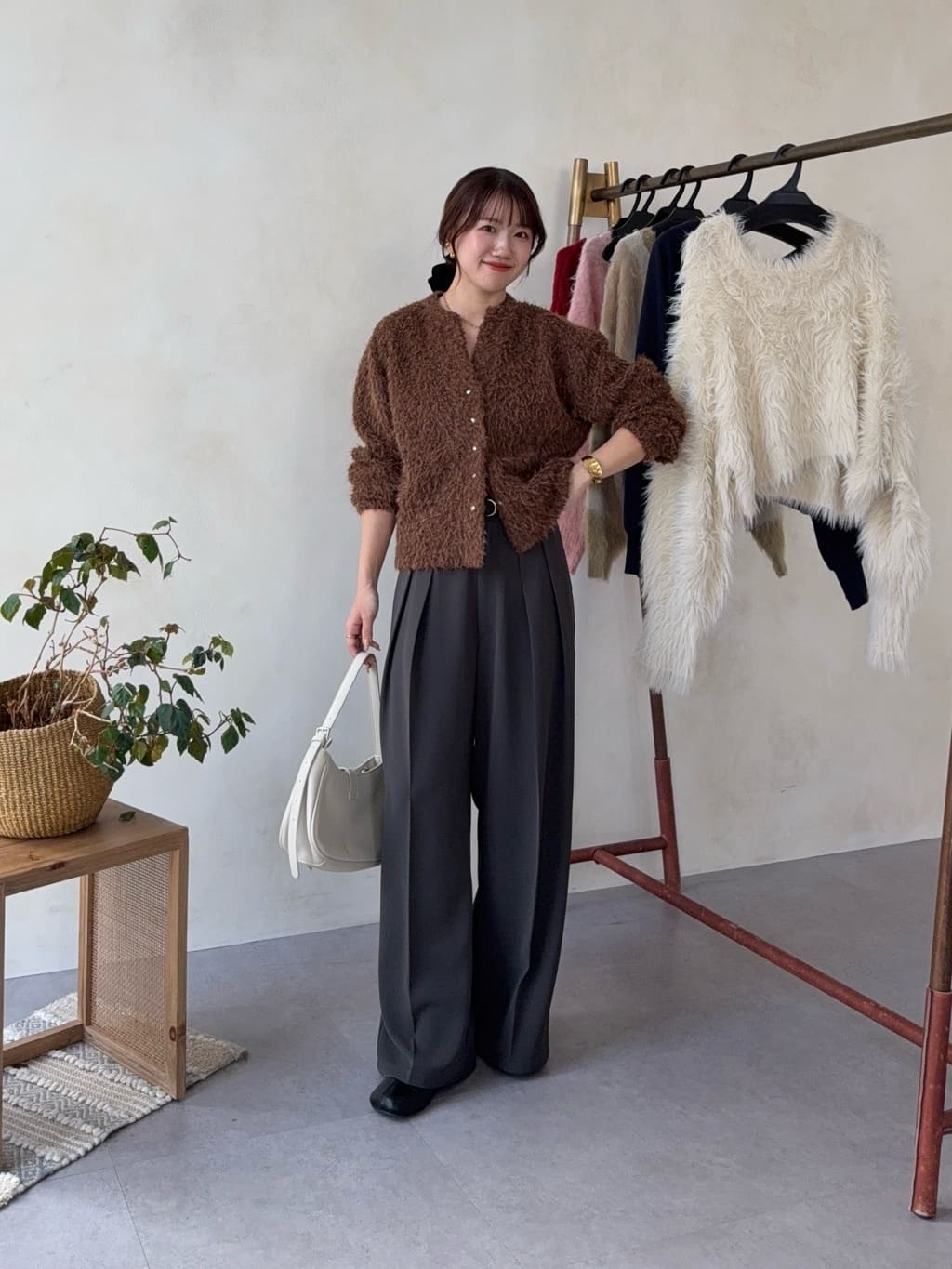 Thevon. | キーネックカットシャギーカーディガン | Rakuten Fashion