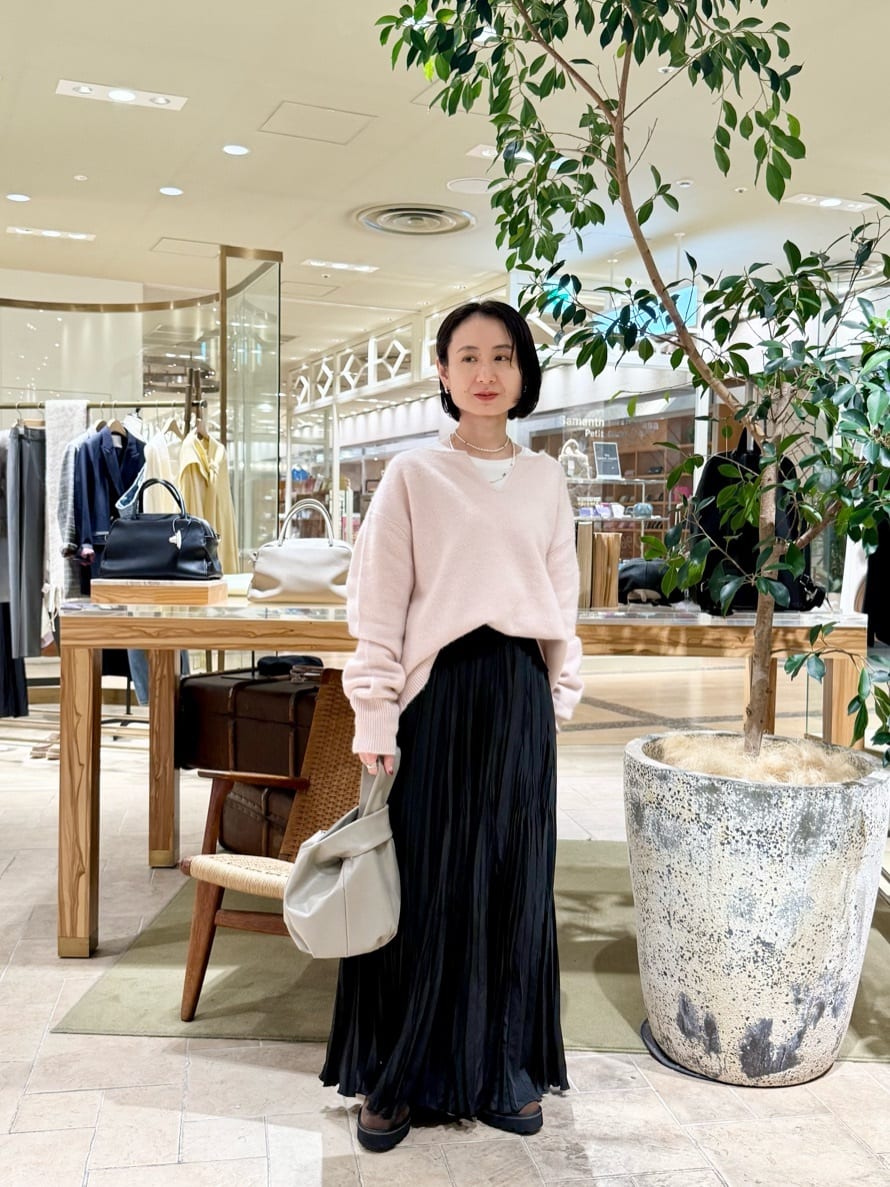 GALLARDAGALANTEのバックスリットブラウスTeeを使ったコーディネートを紹介します。｜Rakuten Fashion(楽天ファッション／旧楽天ブランドアベニュー)6487691
