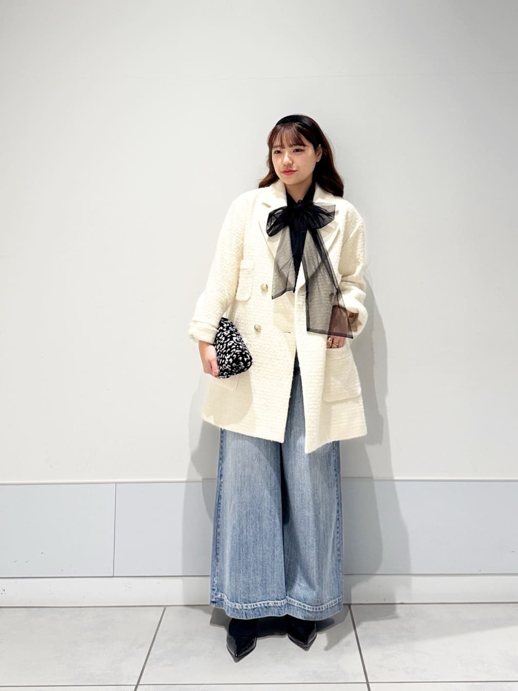 allurevilleの【LOULOU WILLOUGHBY】ツイードダブルミドルコートを使っ