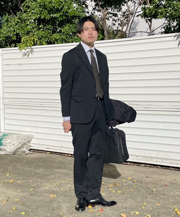 BEAMS HEARTのベーシック ソリッド 3ボタン スーツ(セットアイテム)を使ったコーディネートを紹介します。｜Rakuten Fashion(楽天ファッション／旧楽天ブランドアベニュー)6489045