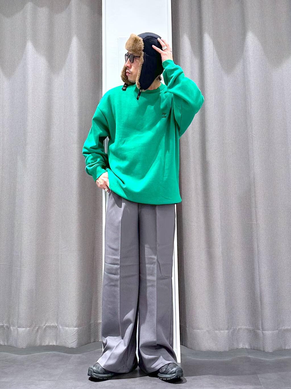 LAKOLEのロゴ裏起毛プルオーバーを使ったコーディネートを紹介します。｜Rakuten Fashion(楽天ファッション／旧楽天ブランドアベニュー)6489157