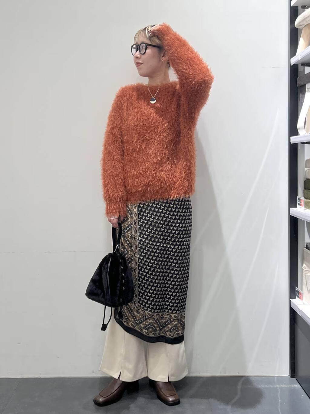 LAKOLEのシャギーニットプルオーバーを使ったコーディネートを紹介します。｜Rakuten Fashion(楽天ファッション／旧楽天ブランドアベニュー)6489245