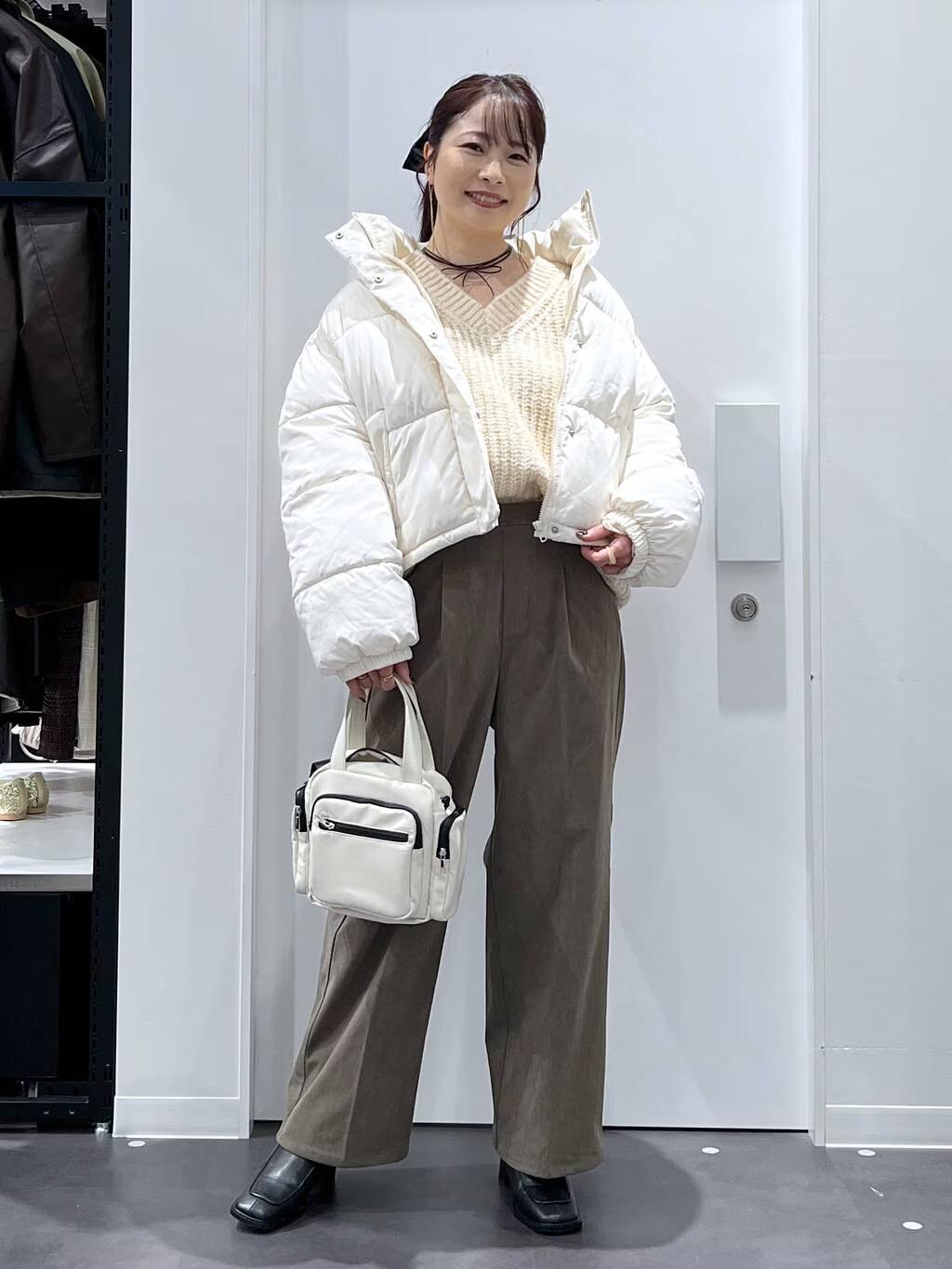 LAKOLEのスクエアトゥ切替ブーツを使ったコーディネートを紹介します。｜Rakuten Fashion(楽天ファッション／旧楽天ブランドアベニュー)6489282