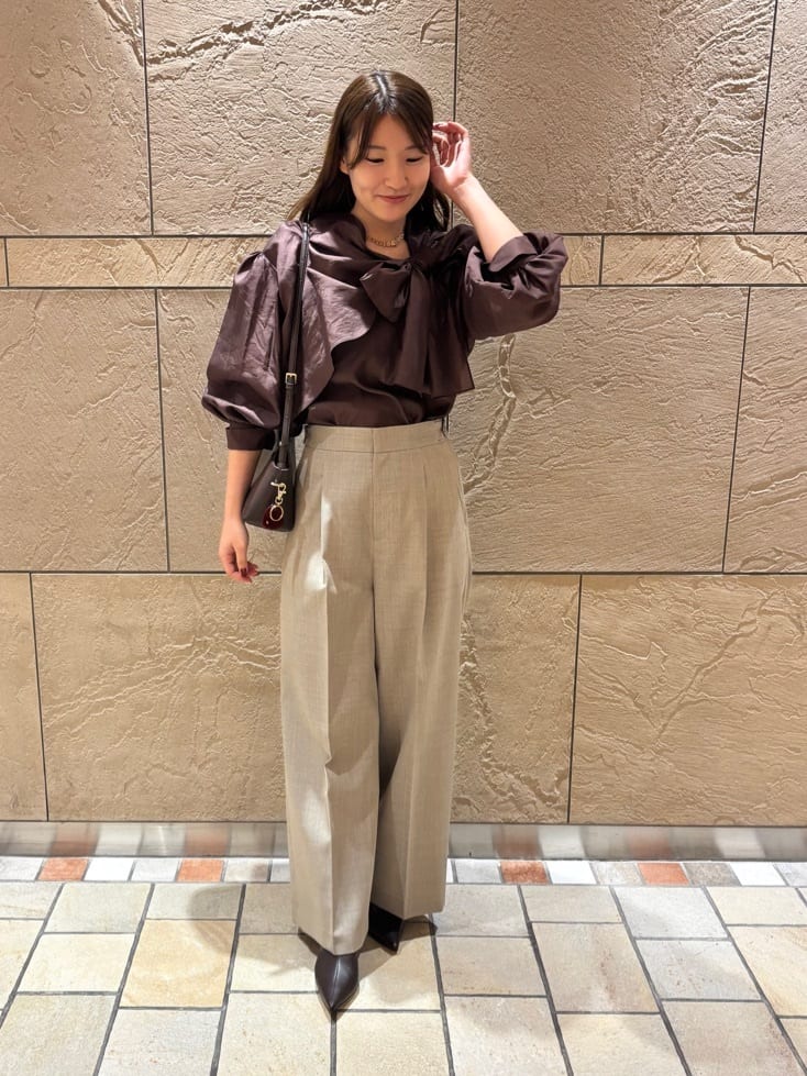 1er Arrondissementのクリアーウールワイドトラウザーを使ったコーディネートを紹介します。｜Rakuten Fashion(楽天ファッション／旧楽天ブランドアベニュー)6489506