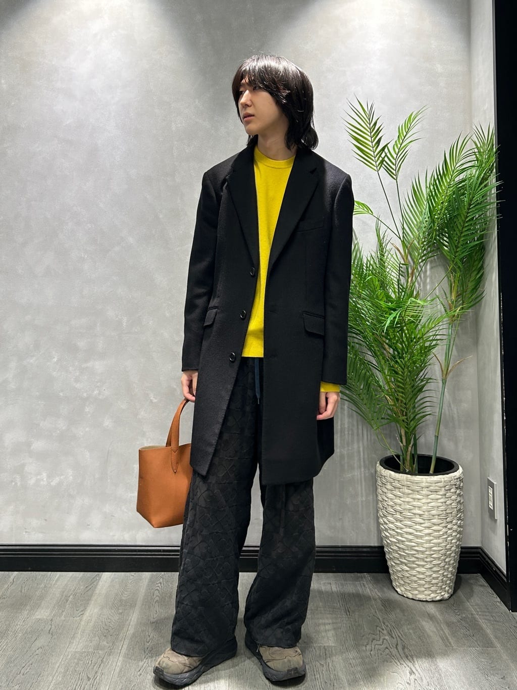 TAKEO KIKUCHIの【Air Palette Knit】ワンポイント カラーニット プルオーバーを使ったコーディネートを紹介します。｜Rakuten Fashion(楽天ファッション／旧楽天ブランドアベニュー)6490095