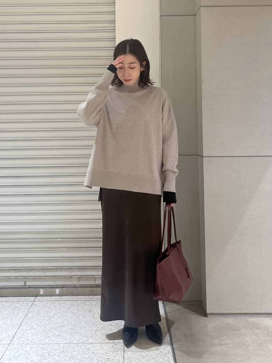 GALLARDAGALANTEの【手洗い可能】ストレッチサテンタイトスカートを使ったコーディネートを紹介します。｜Rakuten Fashion(楽天ファッション／旧楽天ブランドアベニュー)6492487