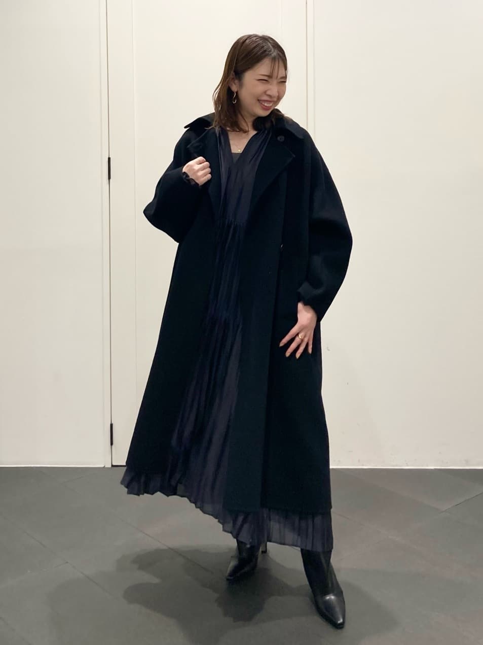 1er Arrondissementのティアード手絞りプリーツワンピースを使ったコーディネートを紹介します。｜Rakuten Fashion(楽天ファッション／旧楽天ブランドアベニュー)6494277