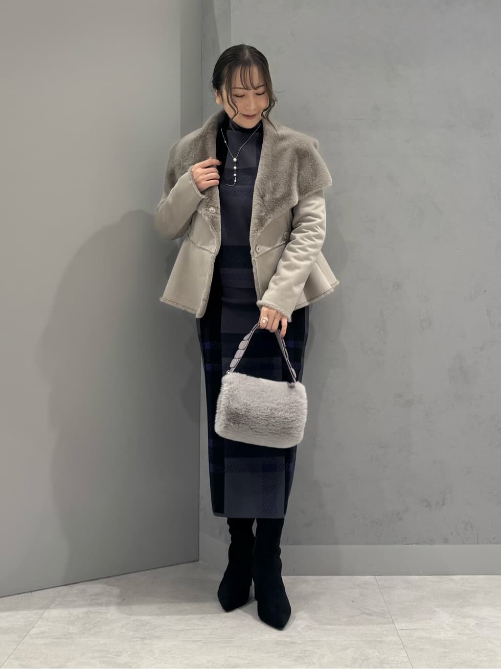 Vinのフェイクムートンビッグカラージャケットを使ったコーディネートを紹介します。｜Rakuten Fashion(楽天ファッション／旧楽天ブランドアベニュー)6494934