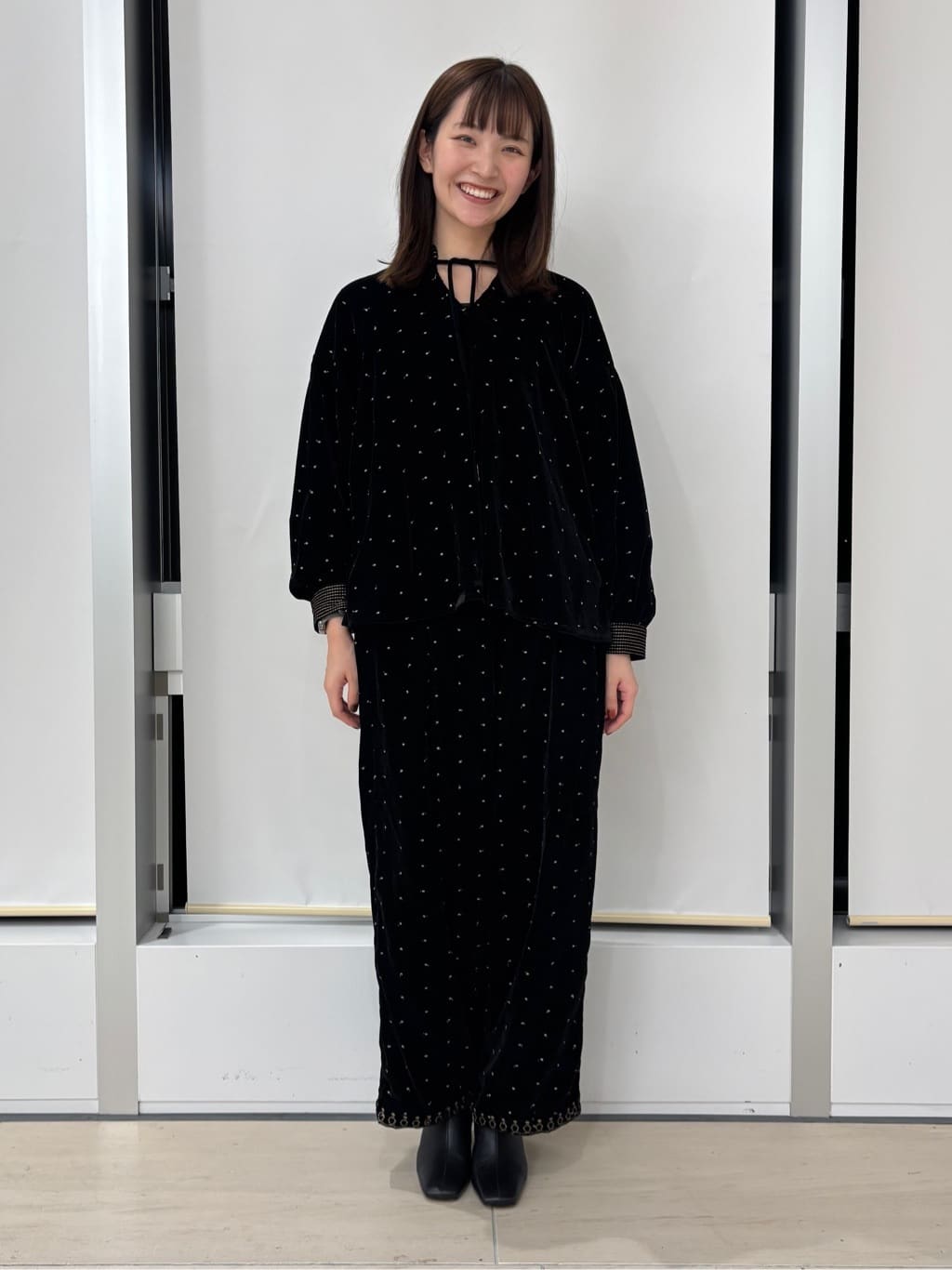 Vinの2WAYベロア刺繍ブラウスを使ったコーディネートを紹介します。｜Rakuten Fashion(楽天ファッション／旧楽天ブランドアベニュー)6497634