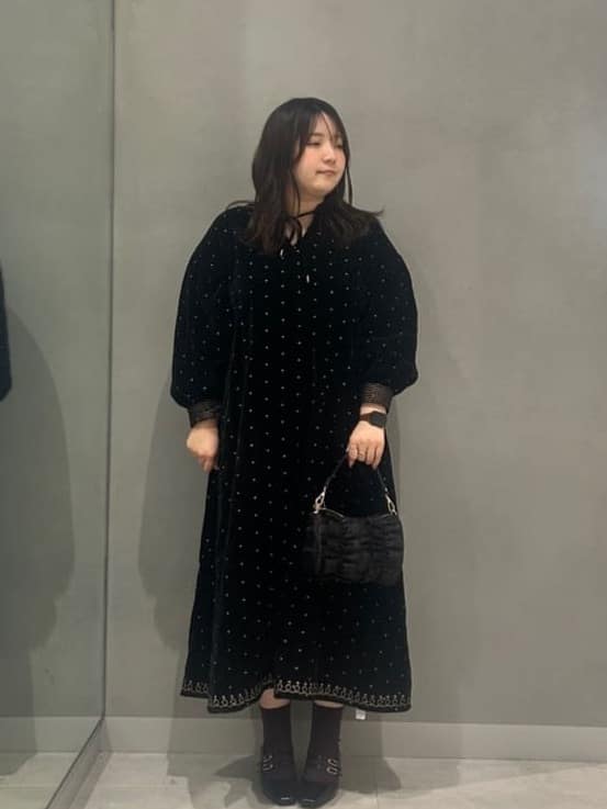 Vinのベロアドット刺繍ワンピースを使ったコーディネートを紹介します。｜Rakuten Fashion(楽天ファッション／旧楽天ブランドアベニュー)6497636
