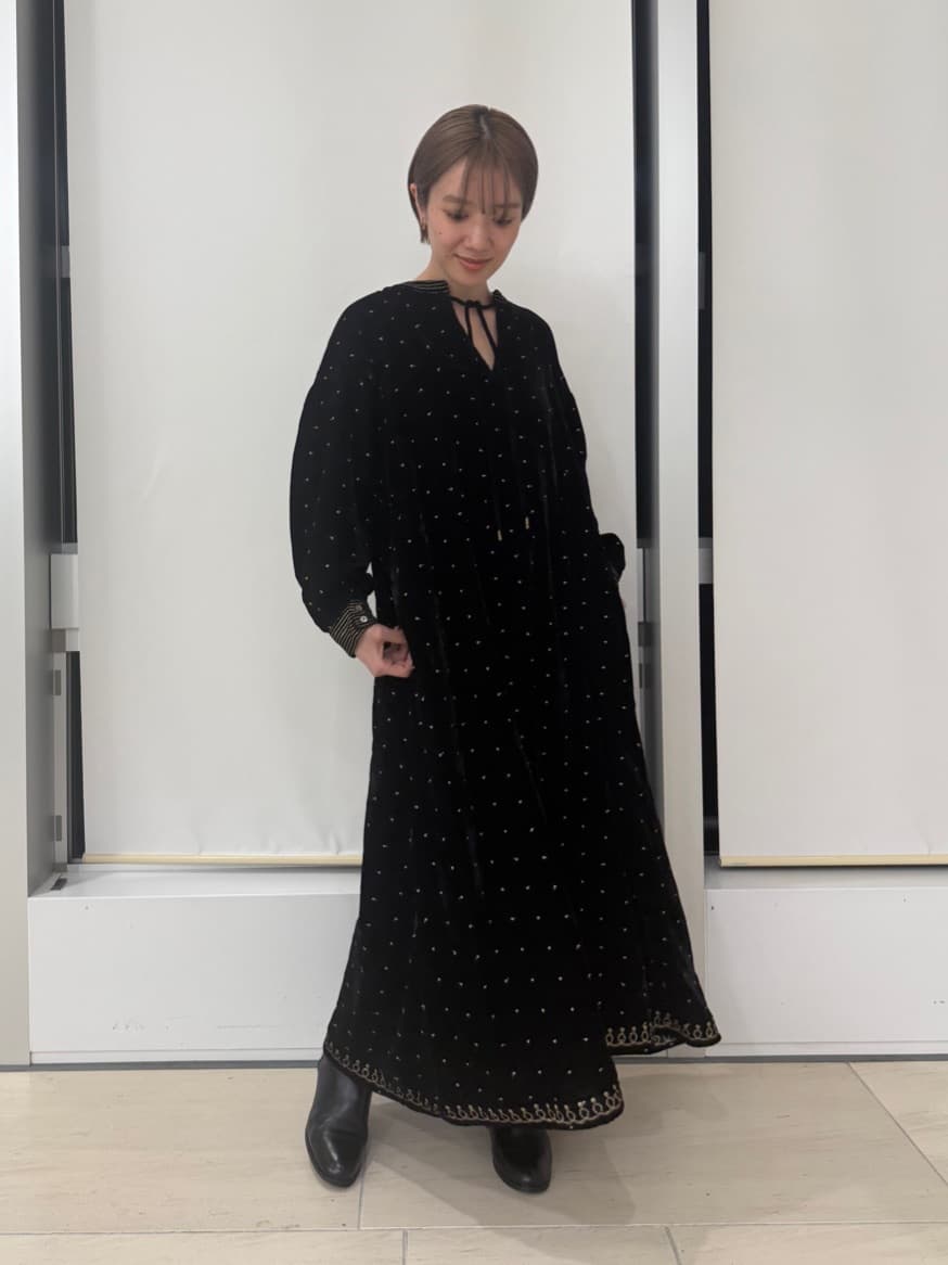 Vinのベロアドット刺繍ワンピースを使ったコーディネートを紹介します。｜Rakuten Fashion(楽天ファッション／旧楽天ブランドアベニュー)6497639