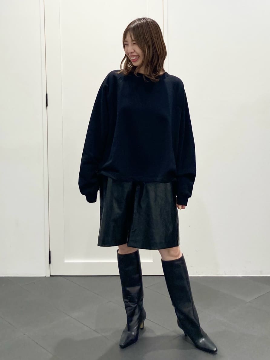 1er Arrondissementの<COGTHEBIGSMOKE (コグ ザ ビッグ スモーク)>"KAYA"タックヘムトップスを使ったコーディネートを紹介します。｜Rakuten Fashion(楽天ファッション／旧楽天ブランドアベニュー)6497704