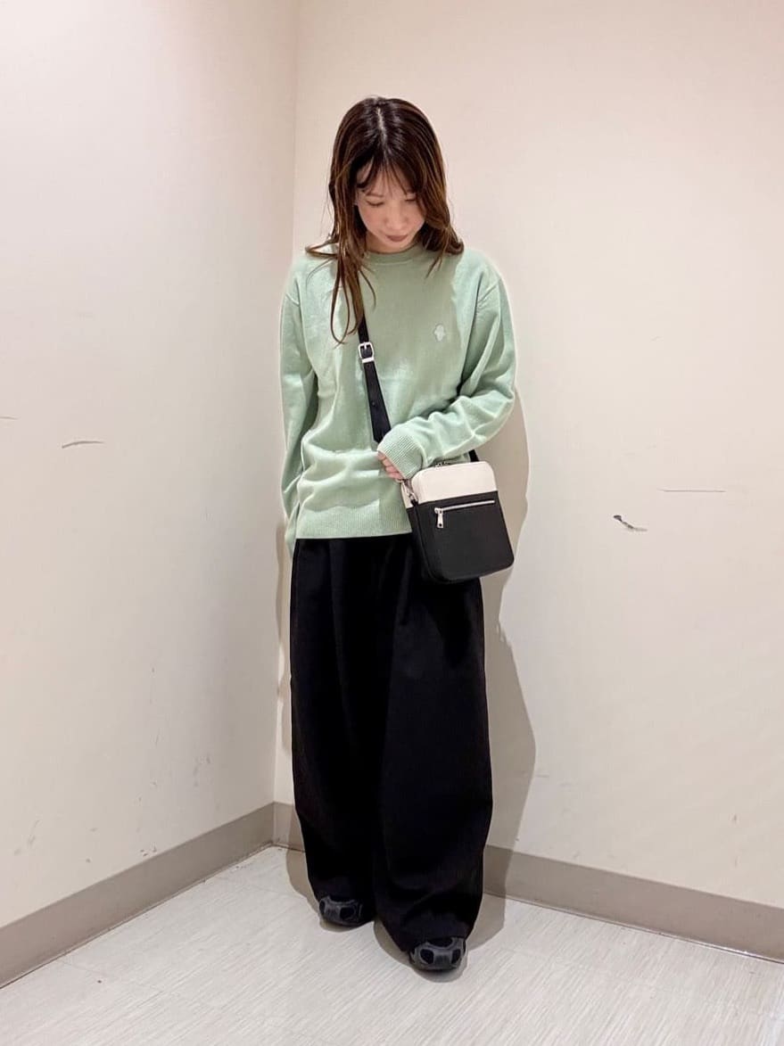 TAKEO KIKUCHIの【Air Palette Knit】ワンポイント カラーニット プルオーバーを使ったコーディネートを紹介します。｜Rakuten Fashion(楽天ファッション／旧楽天ブランドアベニュー)6500104