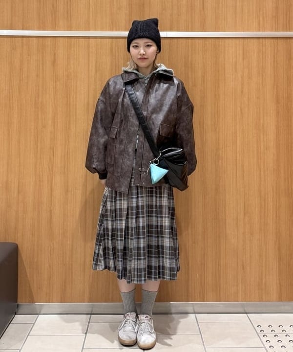 BEAMS HEARTのヴィンテージライク フェイクレザー ブルゾンを使ったコーディネートを紹介します。｜Rakuten Fashion(楽天ファッション／旧楽天ブランドアベニュー)6500695