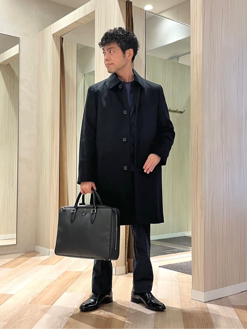 TAKEO KIKUCHIのカシミヤブレンド ビーバー調ステンカラーコートを使ったコーディネートを紹介します。｜Rakuten Fashion(楽天ファッション／旧楽天ブランドアベニュー)6500848