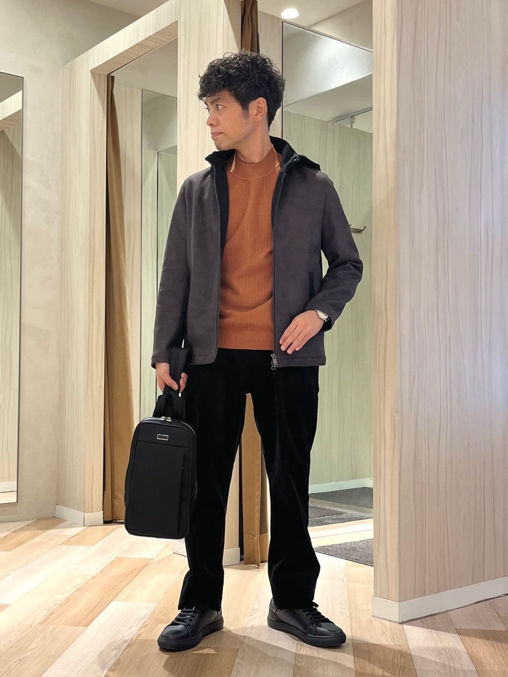 TAKEO KIKUCHIの【JUST ONE LAYER】ダウンファブリック ジップアップ フード ブルゾンを使ったコーディネートを紹介します。｜Rakuten Fashion(楽天ファッション／旧楽天ブランドアベニュー)6500849