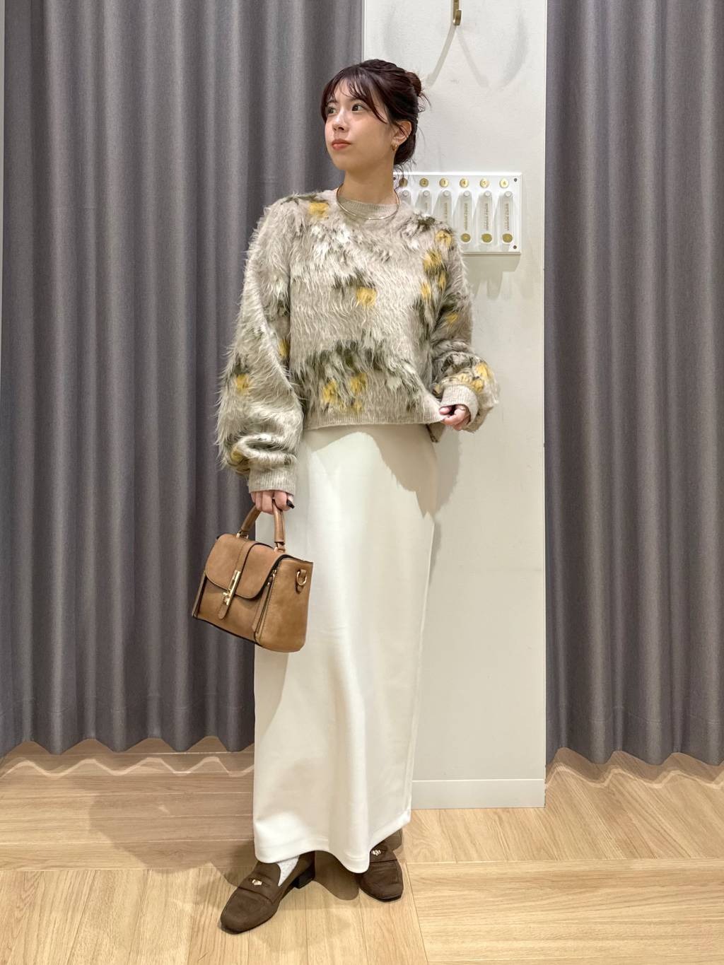 mysty womanのフラワージャガードシャギーニットを使ったコーディネートを紹介します。｜Rakuten Fashion(楽天ファッション／旧楽天ブランドアベニュー)6503172