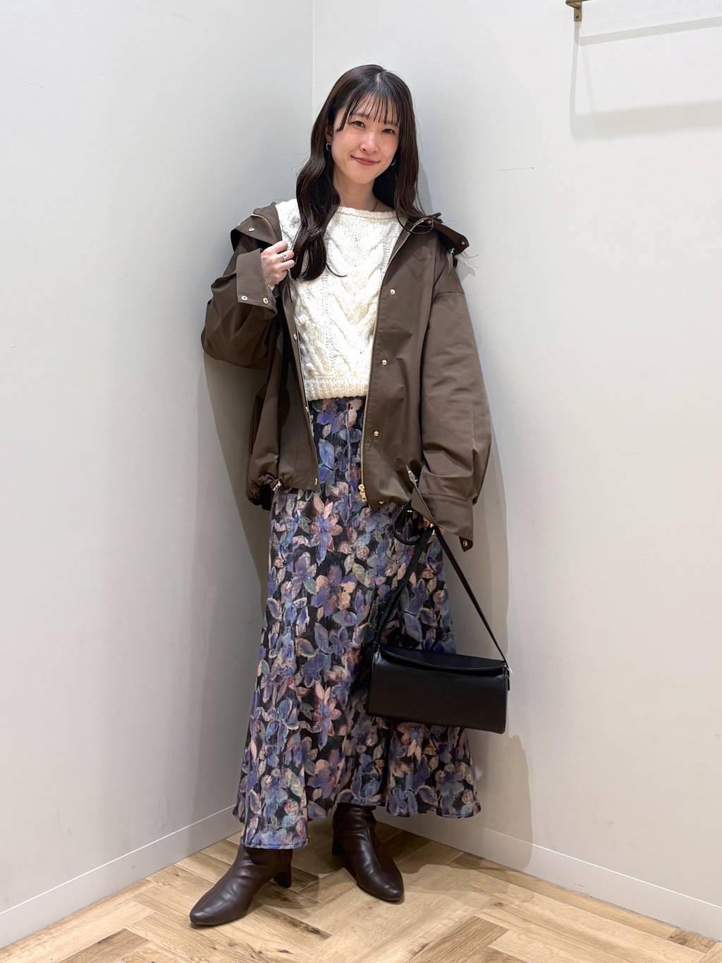 mysty womanのボートネックケーブルニットを使ったコーディネートを紹介します。｜Rakuten Fashion(楽天ファッション／旧楽天ブランドアベニュー)6503636