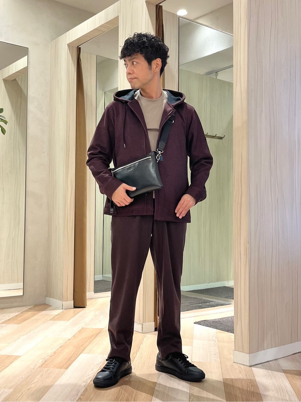 TAKEO KIKUCHIの【JUST ONE LAYER】ダウンファブリックZIPパーカーを使ったコーディネートを紹介します。｜Rakuten Fashion(楽天ファッション／旧楽天ブランドアベニュー)6503888