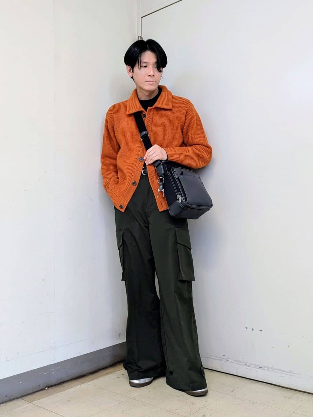 TAKEO KIKUCHIのウール混 モックネック プルオーバーを使ったコーディネートを紹介します。｜Rakuten Fashion(楽天ファッション／旧楽天ブランドアベニュー)6504766