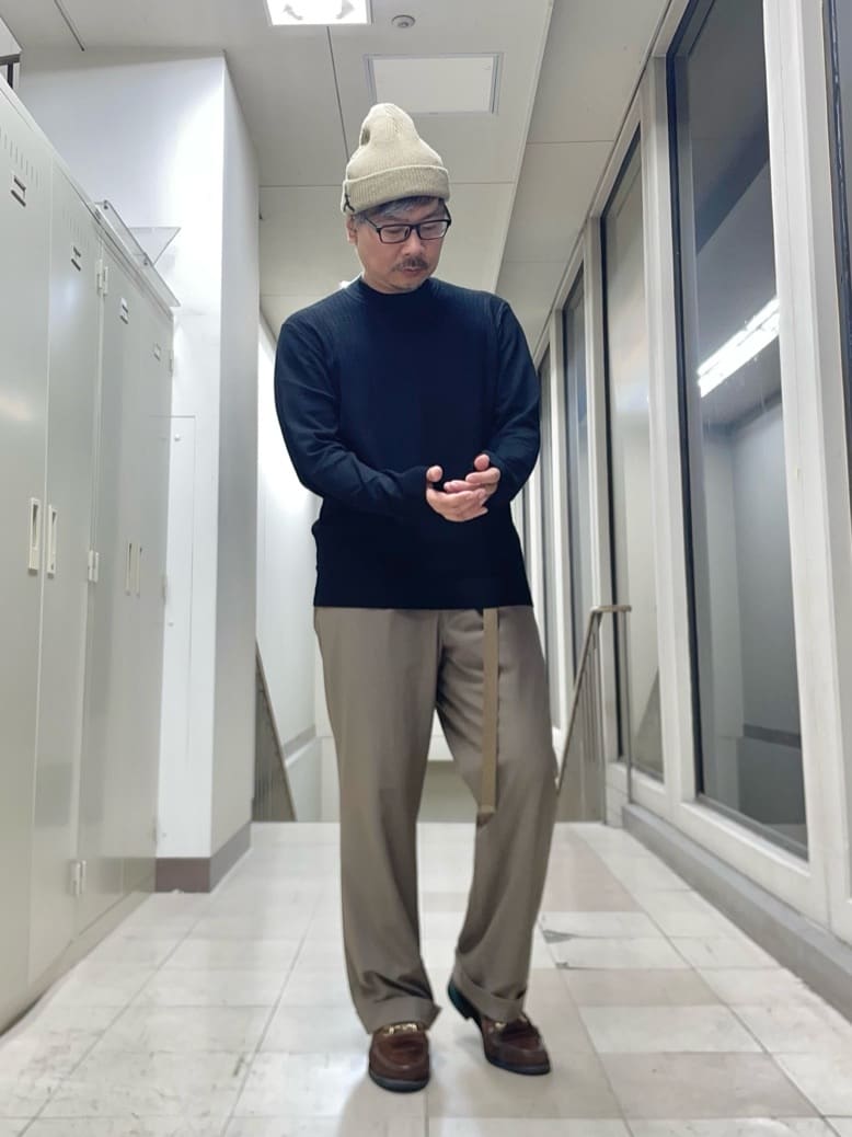 TAKEO KIKUCHIの【Sサイズ~】ハイゲージ モックネック ニット プルオーバーを使ったコーディネートを紹介します。｜Rakuten Fashion(楽天ファッション／旧楽天ブランドアベニュー)6507213