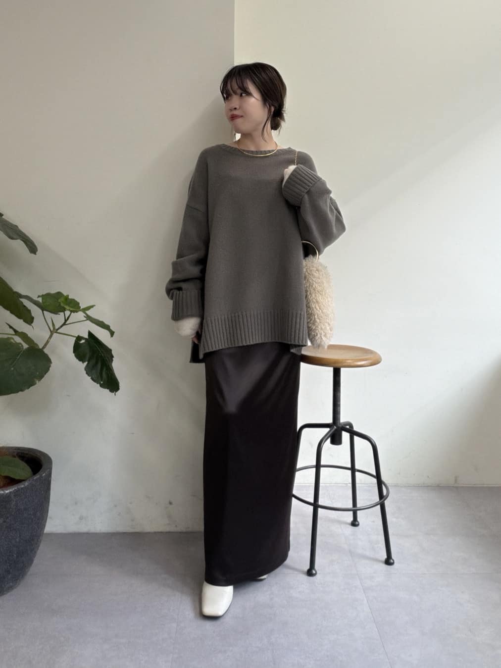 GALLARDAGALANTEの【手洗い可能】ストレッチサテンタイトスカートを使ったコーディネートを紹介します。｜Rakuten Fashion(楽天ファッション／旧楽天ブランドアベニュー)6513072