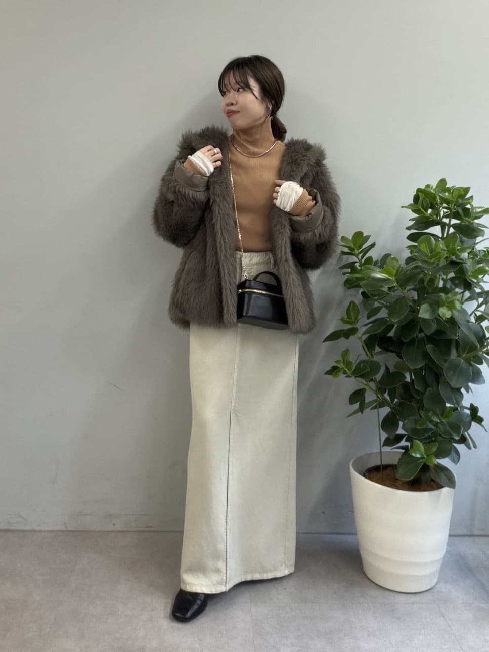 GALLARDAGALANTEの【セットアップ対応】リヨセルスリットスカートを使ったコーディネートを紹介します。｜Rakuten Fashion(楽天ファッション／旧楽天ブランドアベニュー)6513076