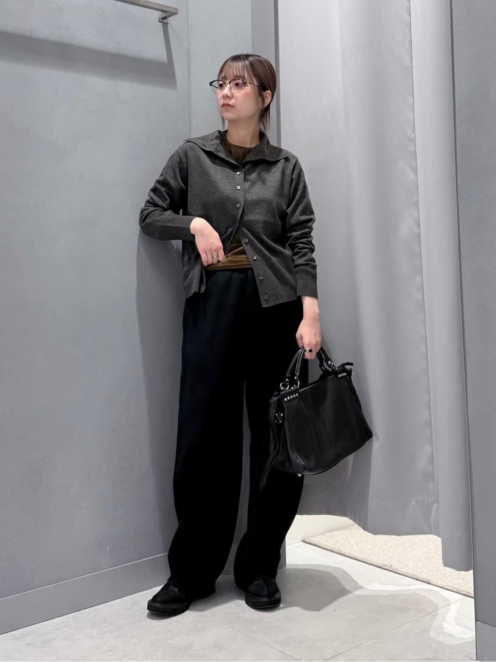 LASUDのカーブシルエットニットパンツを使ったコーディネートを紹介します。｜Rakuten Fashion(楽天ファッション／旧楽天ブランドアベニュー)6513213