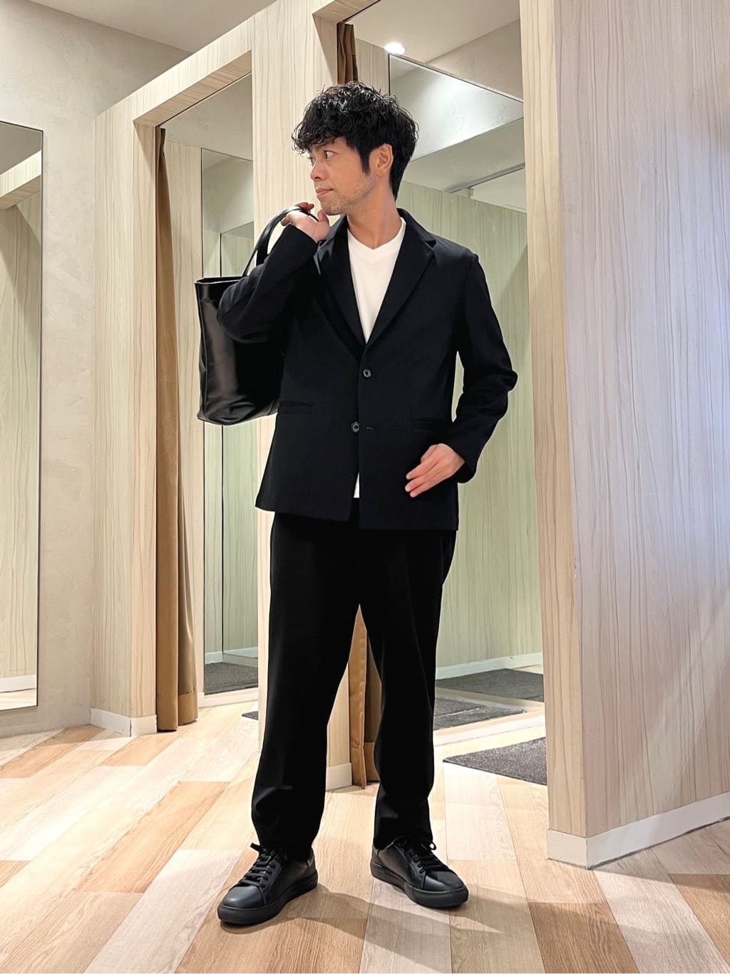 TAKEO KIKUCHIの【JUST ONE LAYER】ダウンファブリック テーラード ジャケットを使ったコーディネートを紹介します。｜Rakuten Fashion(楽天ファッション／旧楽天ブランドアベニュー)6513866