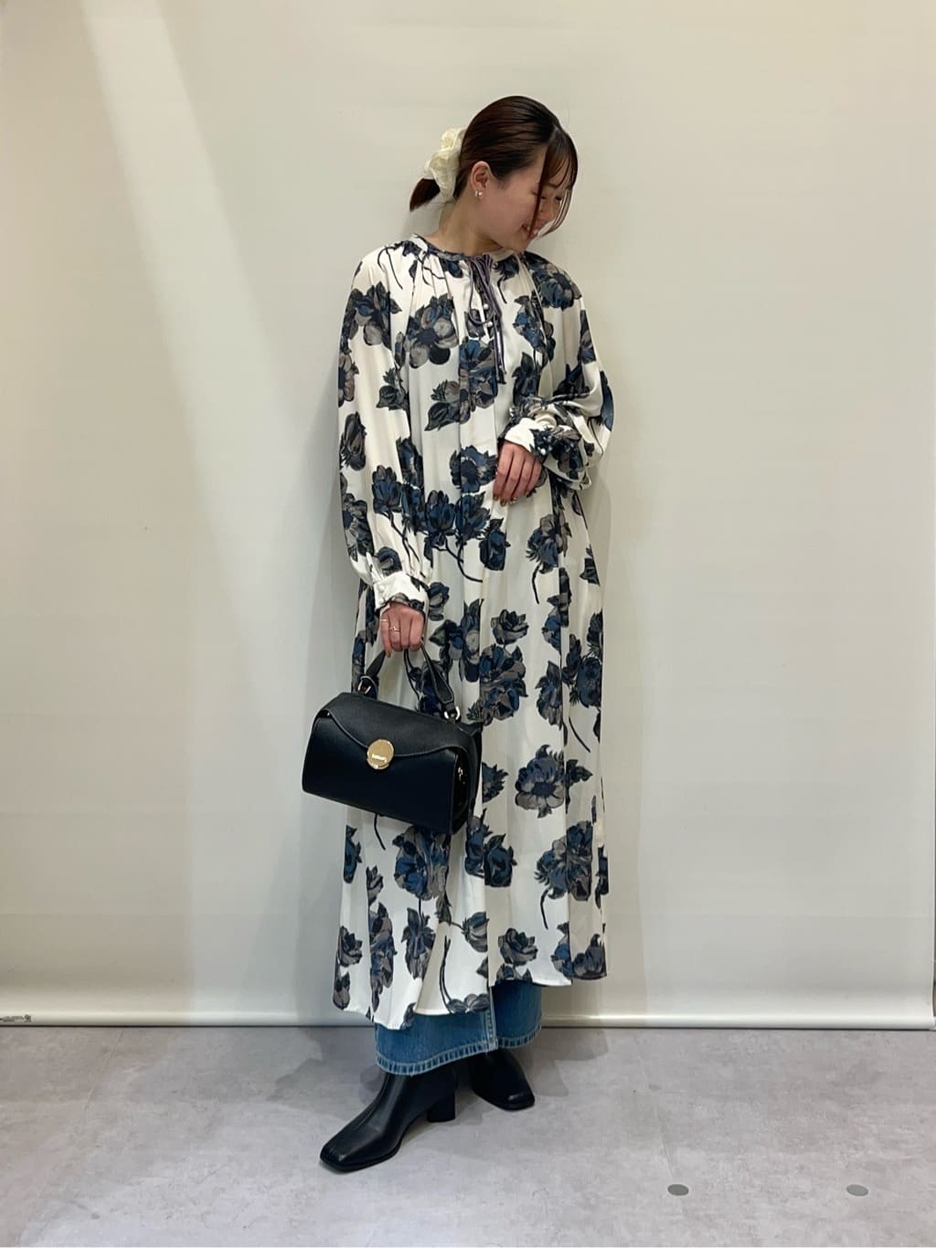 VinのVネックウールブレンドショートコートを使ったコーディネートを紹介します。｜Rakuten Fashion(楽天ファッション／旧楽天ブランドアベニュー)6514328