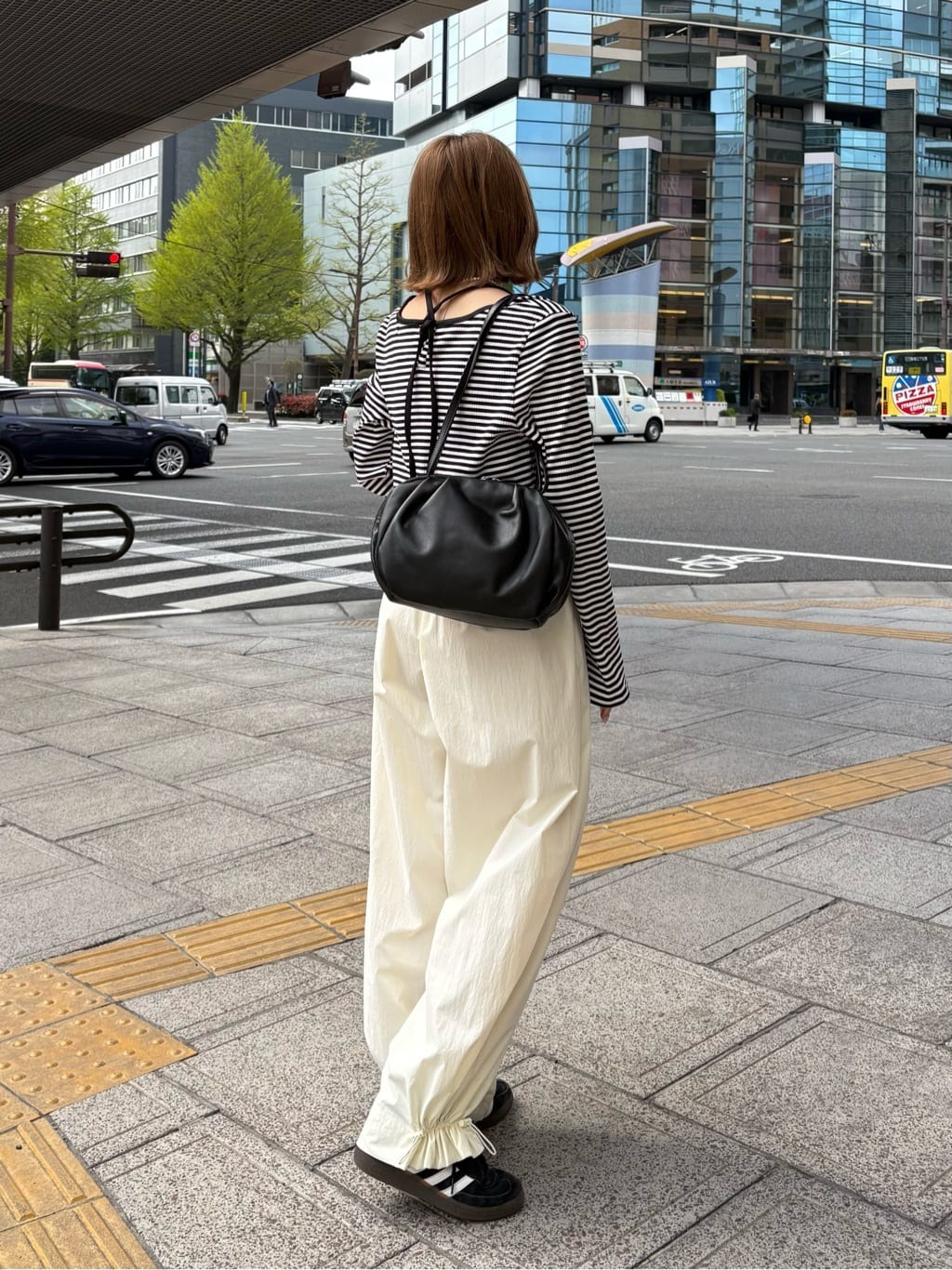 ear PAPILLONNERのコロンボストンバッグを使ったコーディネートを紹介します。｜Rakuten Fashion(楽天ファッション／旧楽天ブランドアベニュー)6516952