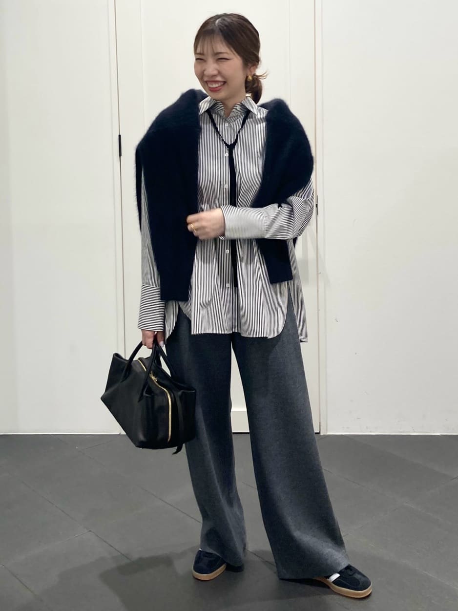 1er Arrondissementのベロアリボンレギュラーカラーシャツを使ったコーディネートを紹介します。｜Rakuten Fashion(楽天ファッション／旧楽天ブランドアベニュー)6519177