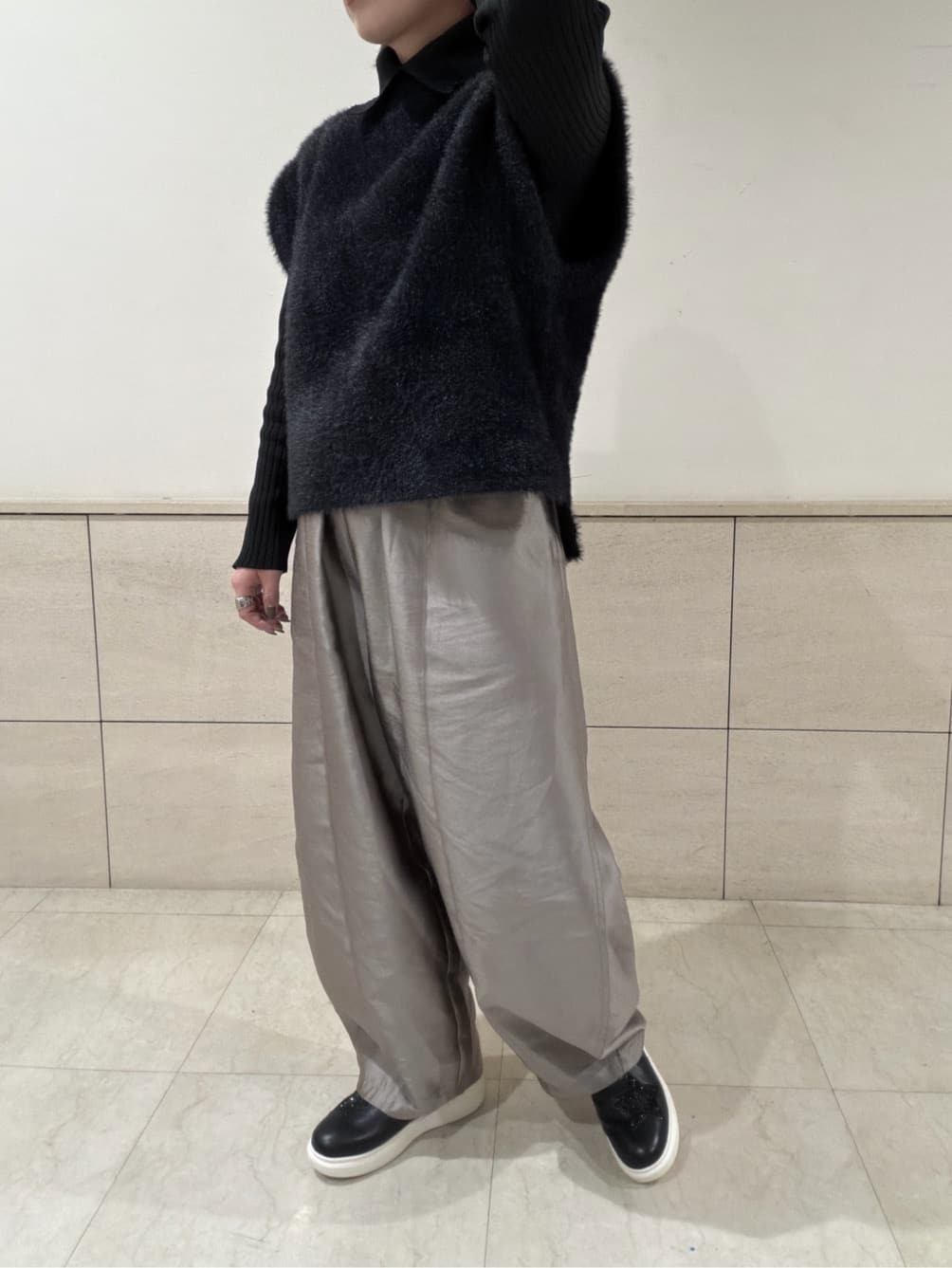 STACCATOのスターズライトスリッポンを使ったコーディネートを紹介します。｜Rakuten Fashion(楽天ファッション／旧楽天ブランドアベニュー)6519634