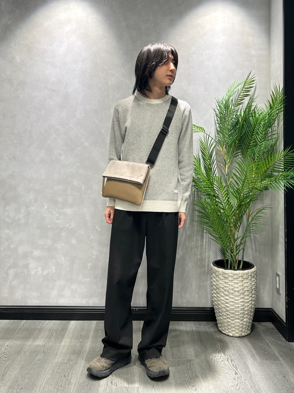 TAKEO KIKUCHIのメランジ ニットプルオーバーを使ったコーディネートを紹介します。｜Rakuten Fashion(楽天ファッション／旧楽天ブランドアベニュー)6520512