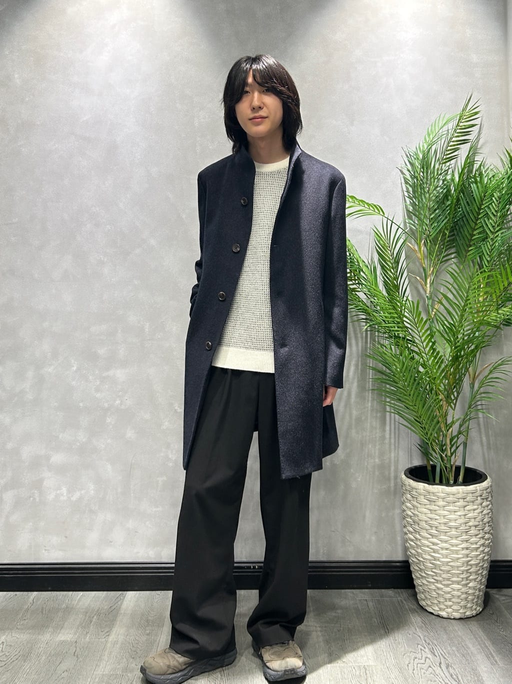 TAKEO KIKUCHIの【ウールカシミヤブレンド】ビーバー調 スタンドカラー コートを使ったコーディネートを紹介します。｜Rakuten Fashion(楽天ファッション／旧楽天ブランドアベニュー)6520513