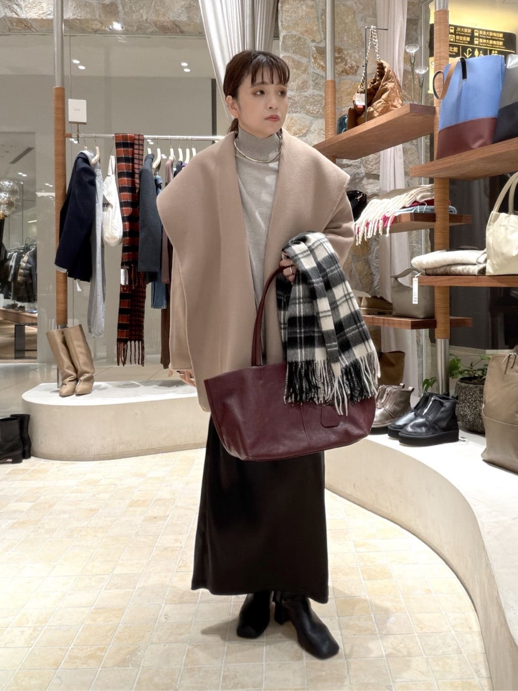 GALLARDAGALANTEの【手洗い可能】ストレッチサテンタイトスカートを使ったコーディネートを紹介します。｜Rakuten Fashion(楽天ファッション／旧楽天ブランドアベニュー)6522587