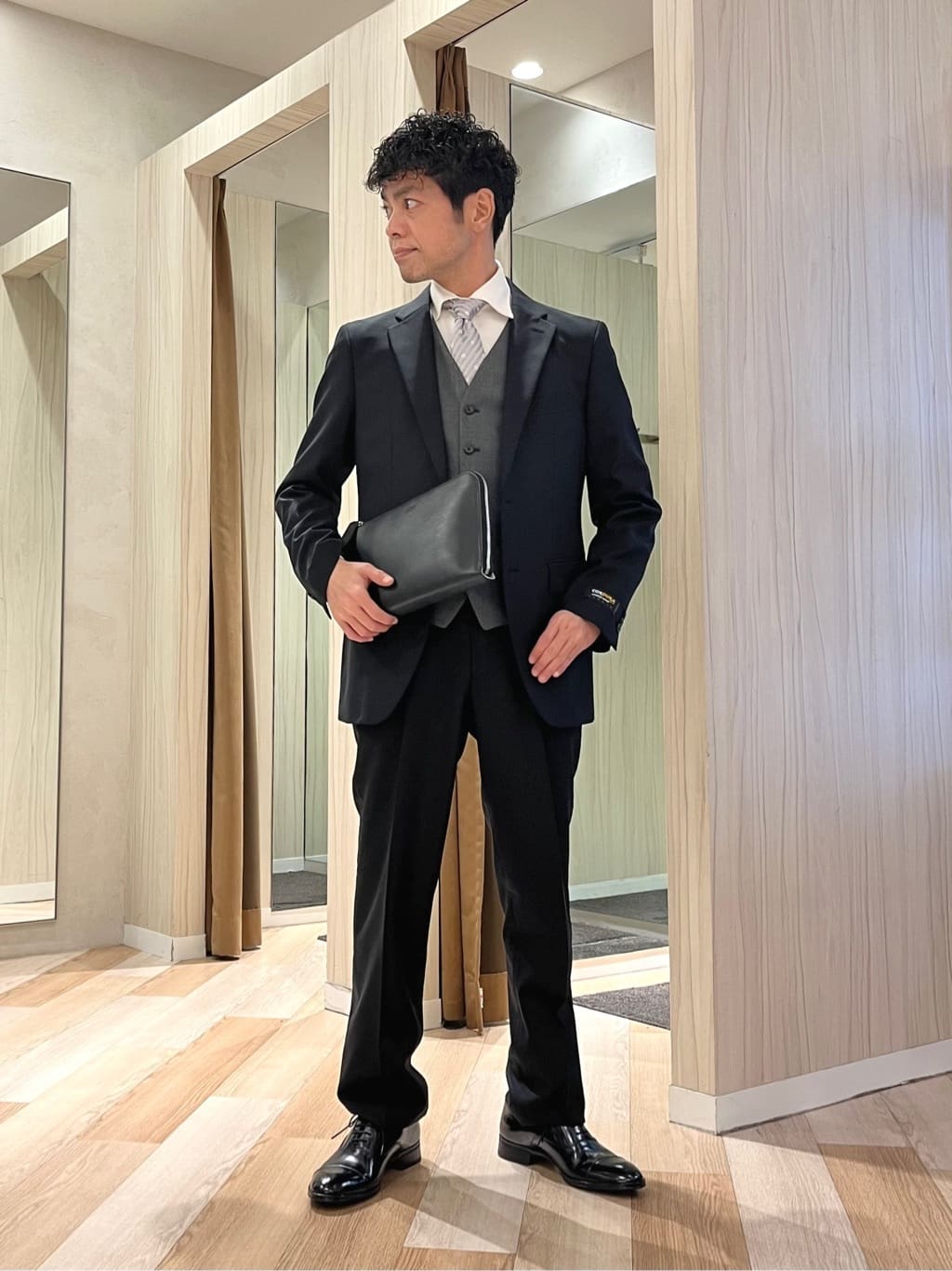 TAKEO KIKUCHIの【Begin12月号掲載】コーデュラ(R)トロピカル ストレッチ スーツを使ったコーディネートを紹介します。｜Rakuten Fashion(楽天ファッション／旧楽天ブランドアベニュー)6523009