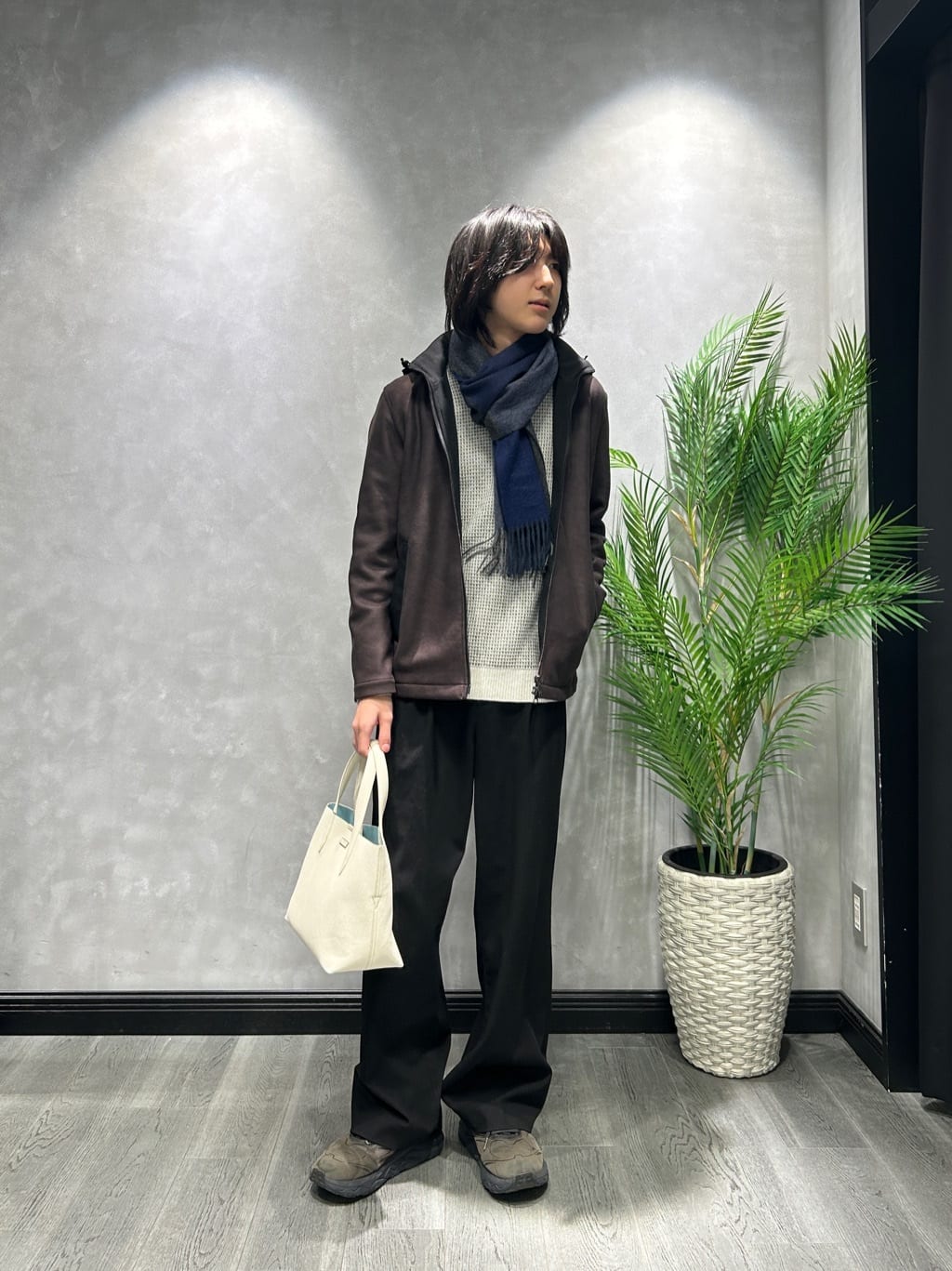 TAKEO KIKUCHIの【JUST ONE LAYER】ダウンファブリック ジップアップ フード ブルゾンを使ったコーディネートを紹介します。｜Rakuten Fashion(楽天ファッション／旧楽天ブランドアベニュー)6523471