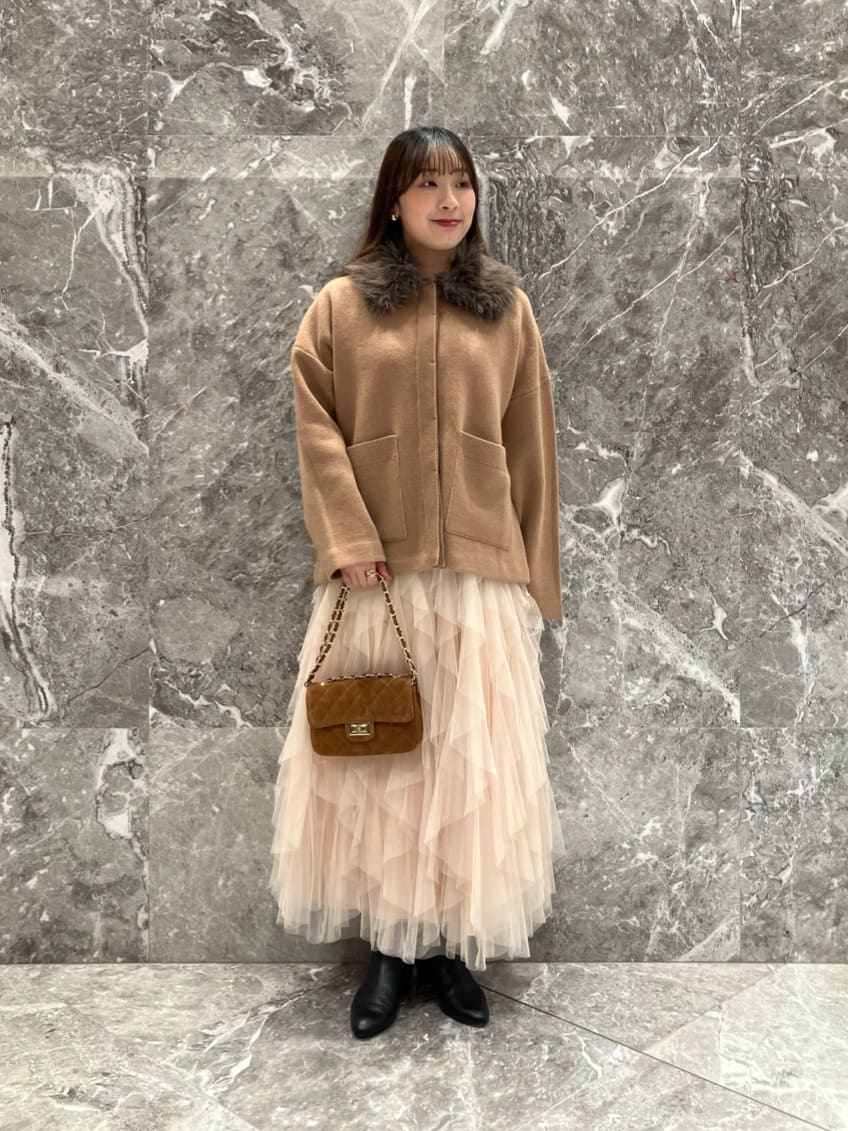 allurevilleの【LOULOU WILLOUGHBY】ファー衿ニットショートコートを使ったコーディネートを紹介します。｜Rakuten Fashion(楽天ファッション／旧楽天ブランドアベニュー)6524897
