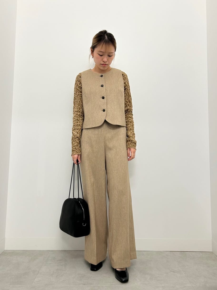 Vinのメッシュベロアディティールトップスを使ったコーディネートを紹介します。｜Rakuten Fashion(楽天ファッション／旧楽天ブランドアベニュー)6525040