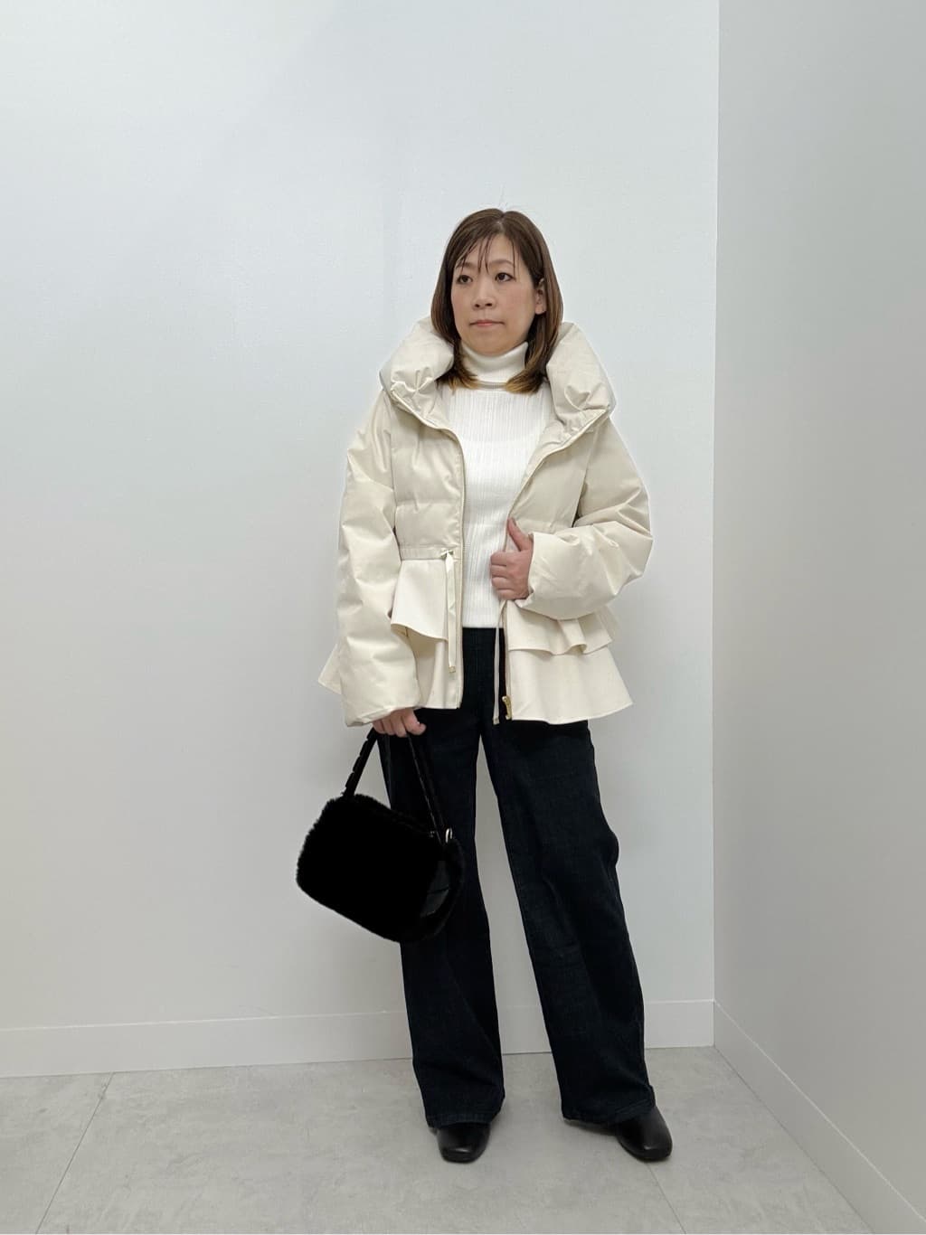 Vinのフリルペプラムダウンコートを使ったコーディネートを紹介します。｜Rakuten Fashion(楽天ファッション／旧楽天ブランドアベニュー)6525305