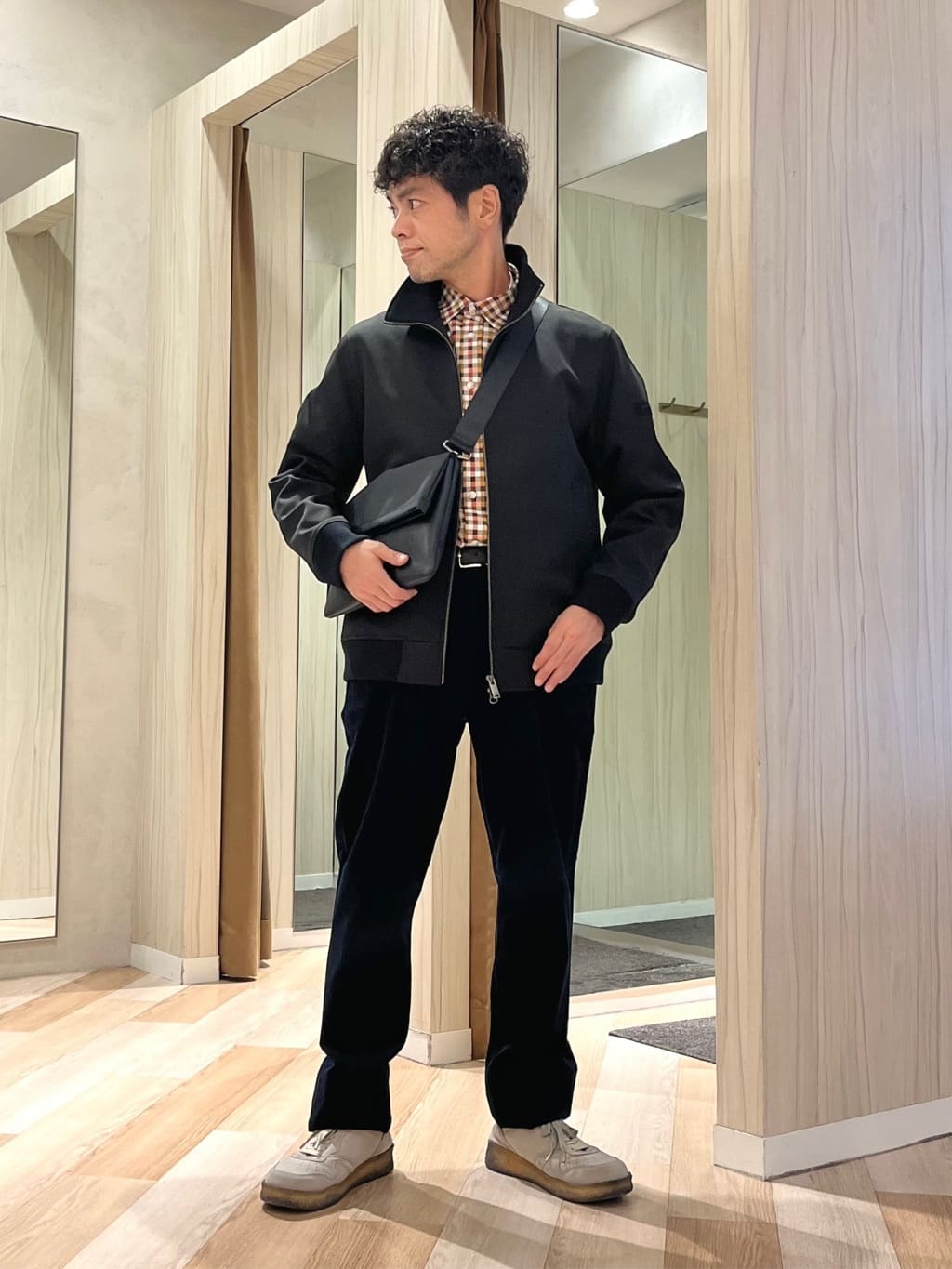 TAKEO KIKUCHIの【JUST ONE LAYER】ダウンファブリック ジップアップ リブ ブルゾンを使ったコーディネートを紹介します。｜Rakuten Fashion(楽天ファッション／旧楽天ブランドアベニュー)6525959