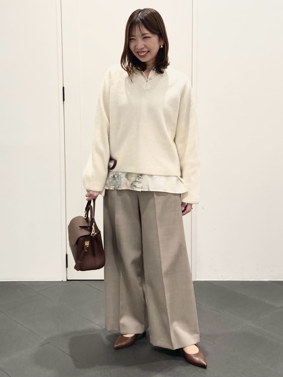 1er Arrondissementのウールナイロン畦Vネックプルオーバーを使ったコーディネートを紹介します。｜Rakuten Fashion(楽天ファッション／旧楽天ブランドアベニュー)6526109