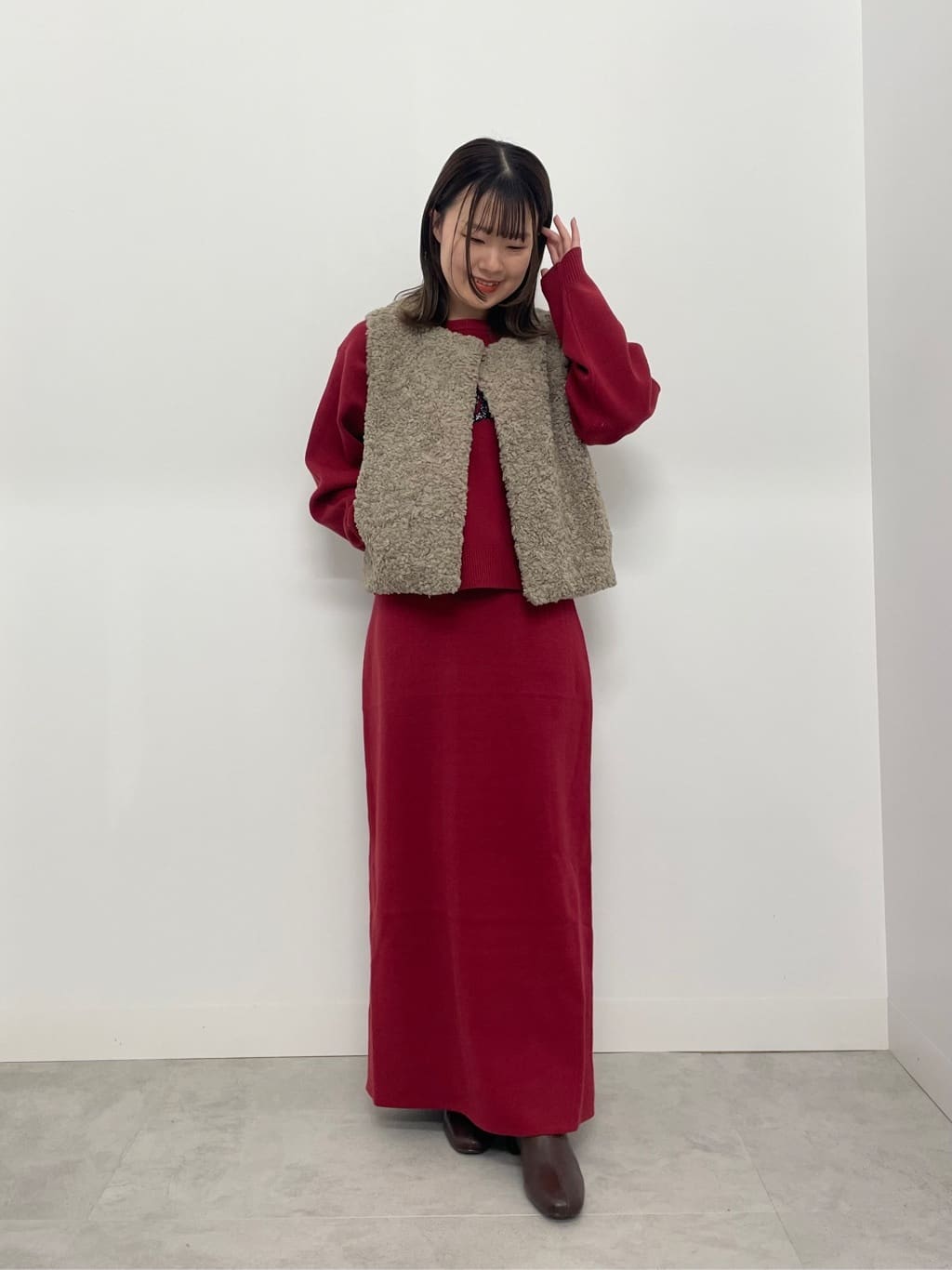 Vinのノーカラーボアベストを使ったコーディネートを紹介します。｜Rakuten Fashion(楽天ファッション／旧楽天ブランドアベニュー)6526469