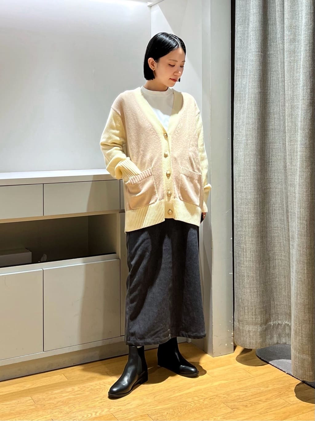 UNITED ARROWS LTD. OUTLETのメタルボタン Vネック ニットカーディガンを使ったコーディネート | Rakuten ...