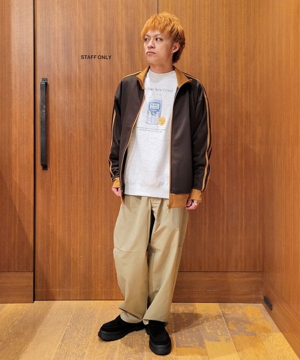 BEAMS HEARTのポリエステルジャージ 配色 トラックジャケットを使ったコーディネートを紹介します。｜Rakuten Fashion(楽天ファッション／旧楽天ブランドアベニュー)6527446